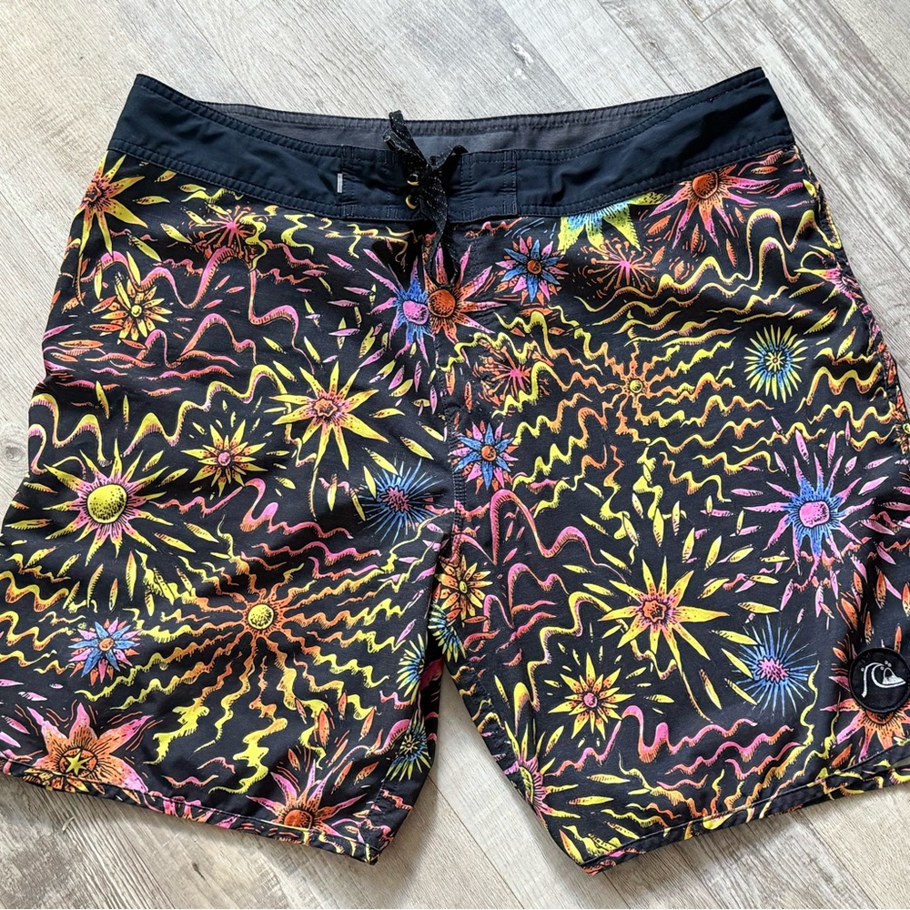 Quiksilver Men's Black and Multicolor Board Shorts